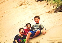 Dunes Beach House - children playing on dunes